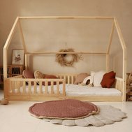 Veľká domčeková posteľ Bianco - 140 x 200 cm / prírodná borovica