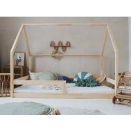 Priestranná domčeková posteľ Barierra 140 x 200 cm - prírodná borovica