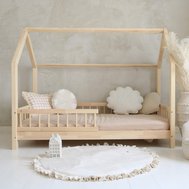 Posteľ domček Bello z masívu borovice - 80 x 190 / prírodná 01