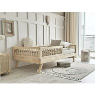 Detská posteľ Verto s ochranným zábradlím – masívne drevo